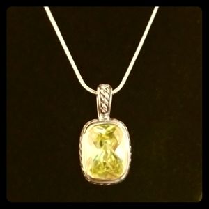 🌟 Stunning Peridot and Sterling Silver Necklace